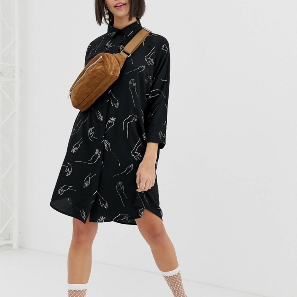 Monki • Line Art Dress